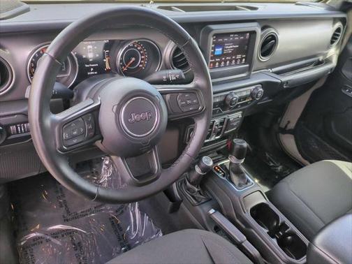 2022 Jeep Gladiator Sport