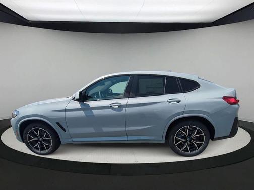 2025 BMW X4 xDrive30i