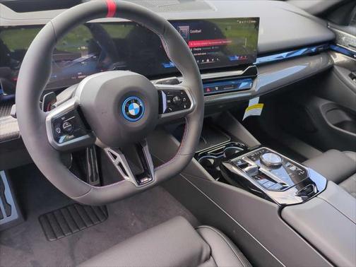 2025 BMW i5 M60