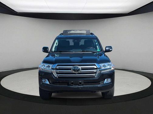 2018 Toyota Land Cruiser V8
