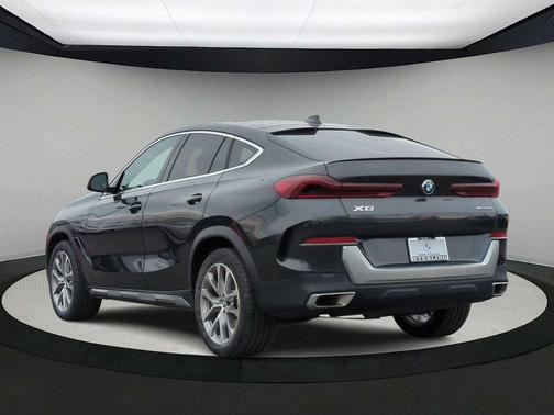 2023 BMW X6 xDrive40i