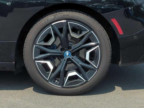 2023 BMW iX M60