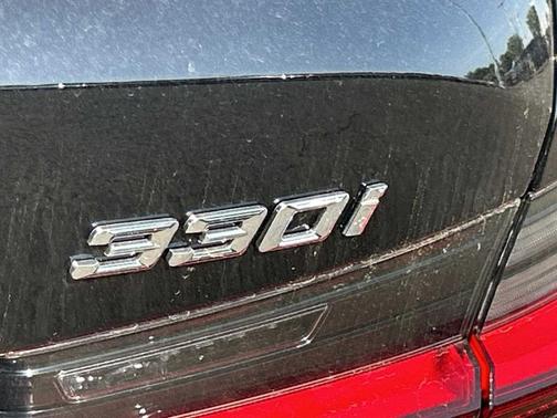 2025 BMW 330 i xDrive