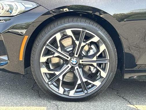 2025 BMW 330 i xDrive