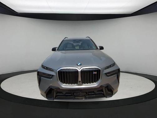 2025 BMW X7 M60i