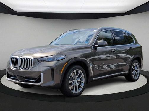 Manhattan Green Metallic 2026 BMW X5 PHEV xDrive50e