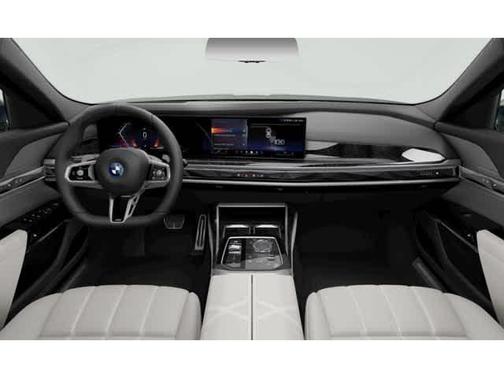 2026 BMW 750e xDrive