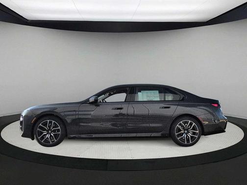 2026 BMW 750e xDrive