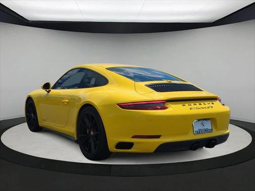 2018 Porsche 911 Carrera GTS