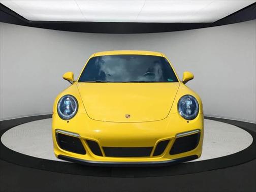 2018 Porsche 911 Carrera GTS
