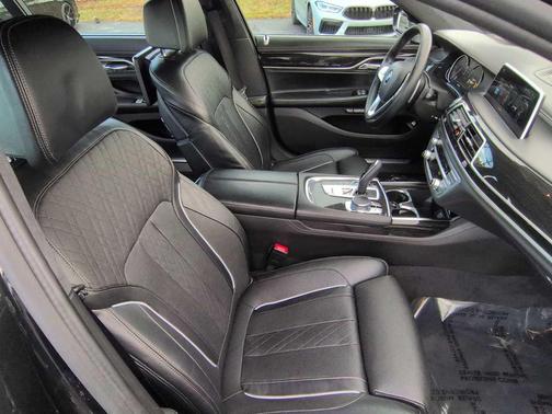 2016 BMW 750 i xDrive