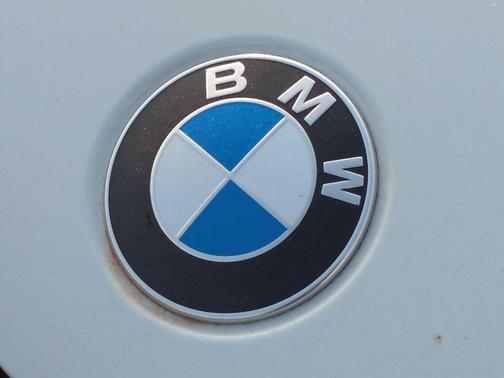2025 BMW 330 i xDrive