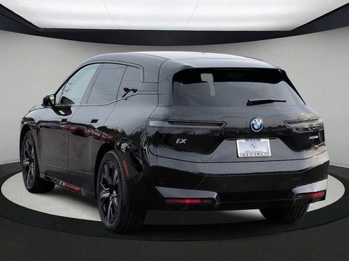 2025 BMW iX xDrive50