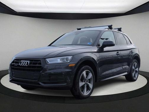 2020 Audi Q5 45 Titanium Premium