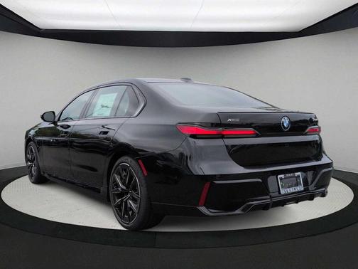 Black Sapphire Metallic 2026 BMW 750e xDrive