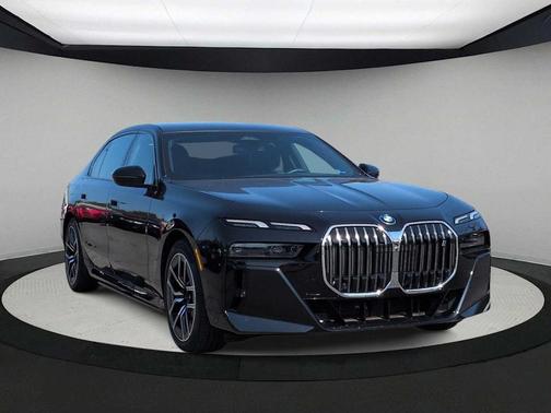 Black Sapphire Metallic 2025 BMW i7 eDrive50