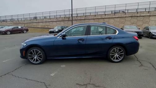 2022 BMW 330 i xDrive