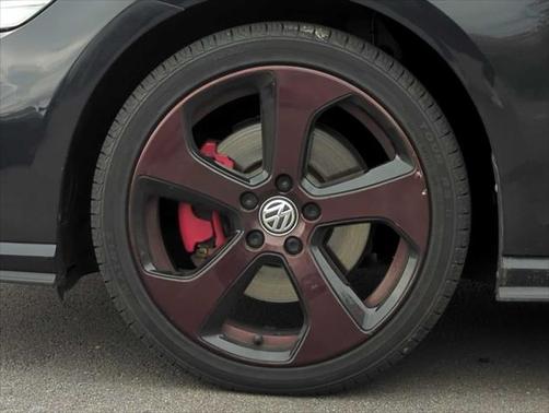 2018 Volkswagen Golf GTI 2.0T S 4-Door