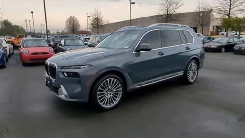 2025 BMW X7 xDrive40i