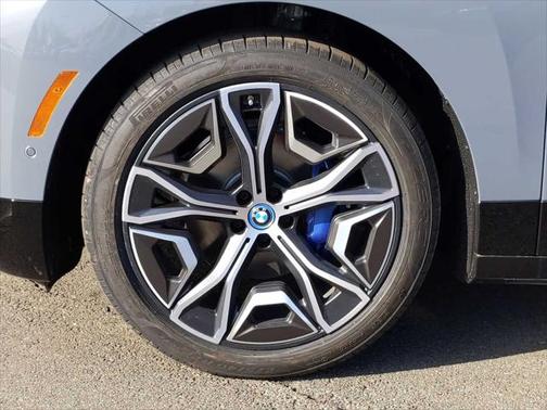 2025 BMW iX xDrive50