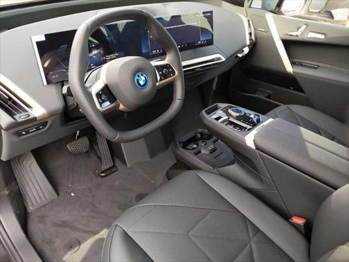 2025 BMW iX xDrive50