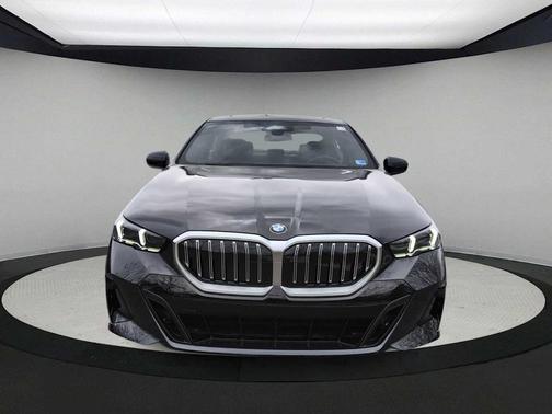 Carbon Black Metallic 2026 BMW 530 i xDrive