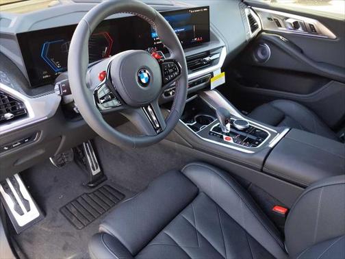 2025 BMW XM Base