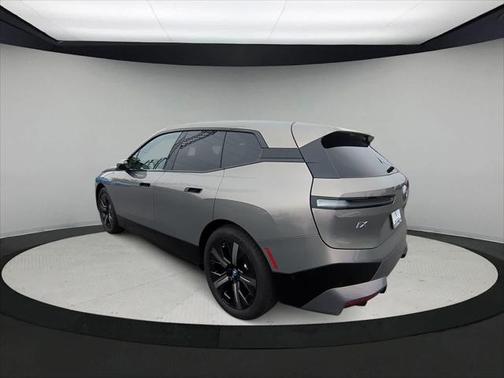 2025 BMW iX xDrive50
