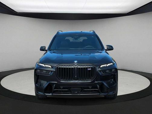 2023 BMW X7 M60i