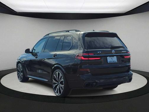 2023 BMW X7 M60i