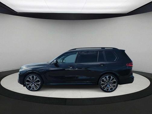 2023 BMW X7 M60i