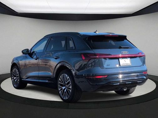 2024 Audi Q8 e-tron Premium