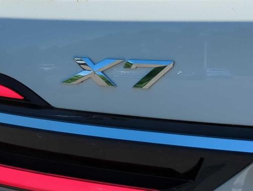 2025 BMW X7 xDrive40i