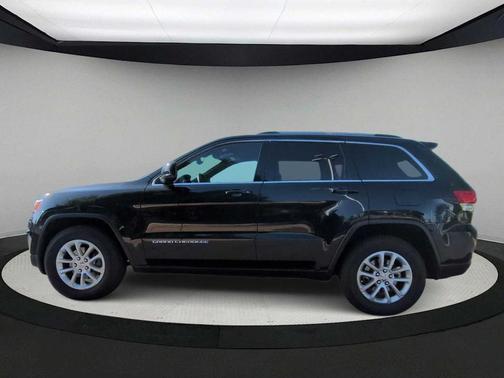 Brilliant Black Crystal Pearlcoat 2014 Jeep Grand Cherokee Laredo