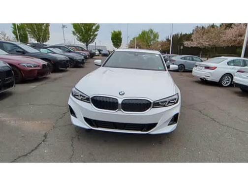 2025 BMW 330 i xDrive