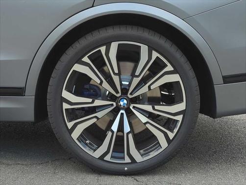 2026 BMW X7 M60i