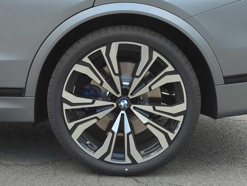 2026 BMW X7 M60i