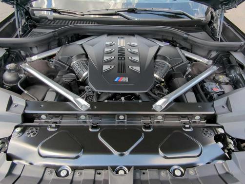 2026 BMW X7 M60i