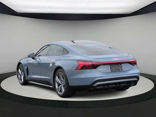 2023 Audi e-tron GT Premium Plus
