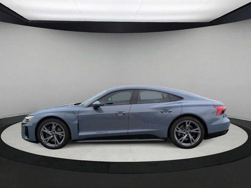 2023 Audi e-tron GT Premium Plus