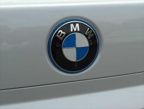 2025 BMW 750e xDrive