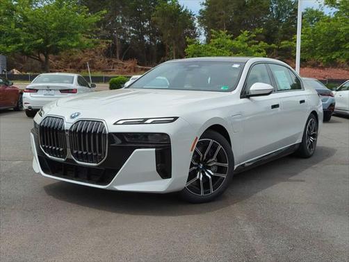 2025 BMW 750e xDrive