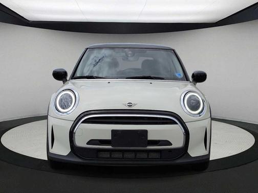 Pepper White 2022 MINI Hardtop Cooper