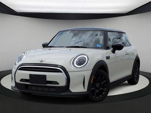 Pepper White 2022 MINI Hardtop Cooper