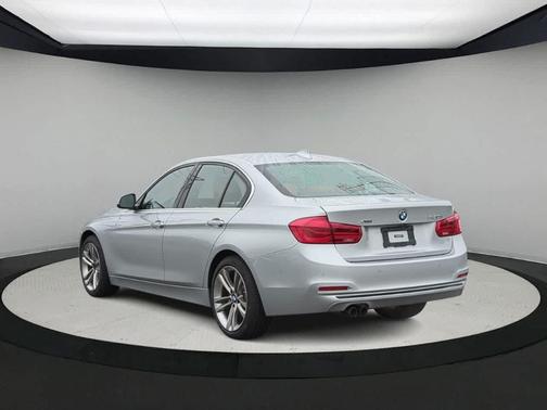 2018 BMW 330 i xDrive