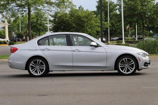 2018 BMW 330 i xDrive
