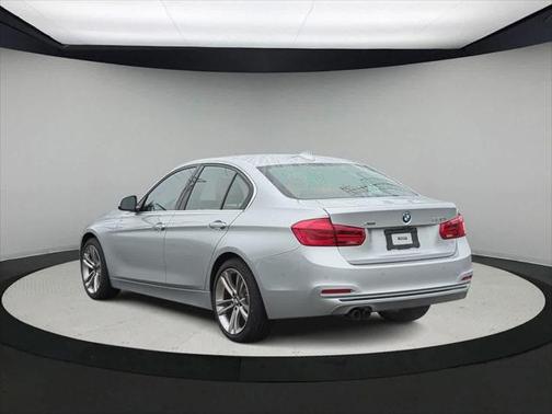 2018 BMW 330 i xDrive