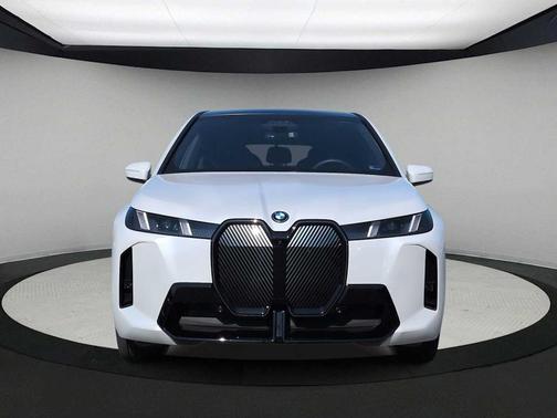 Mineral White Metallic 2026 BMW iX xDrive60
