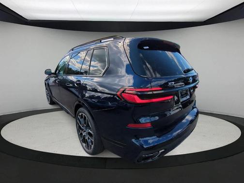 2026 BMW X7 M60i