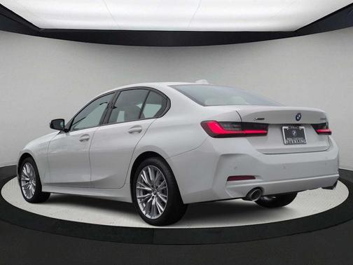 2023 BMW 330 i xDrive
